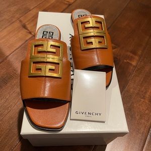 Beautiful 4G Givenchy Sandals